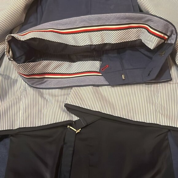 Tommy Hilfiger 3 Piece Navy Suit Jacket, very nice 44S PANTS 36/30 - Picture 7 of 10